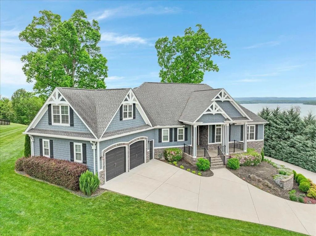 6201 Breezy Hollow Lane, Harrison
