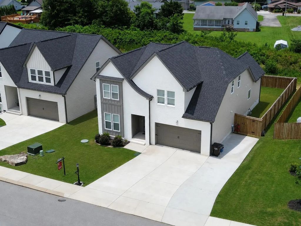 8377 Snowdrop Way, Ooltewah