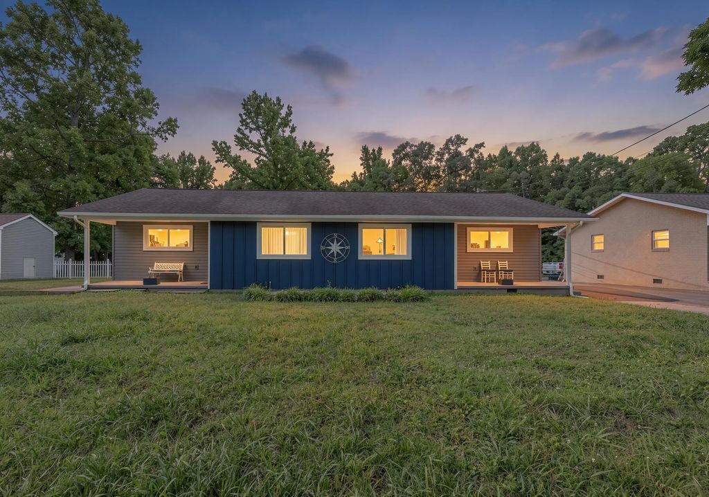 726 W 728 West State Line Road, Rossville