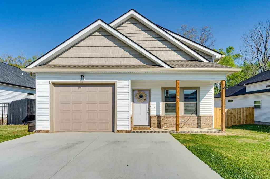 104 Rock Brg Drive, Ringgold