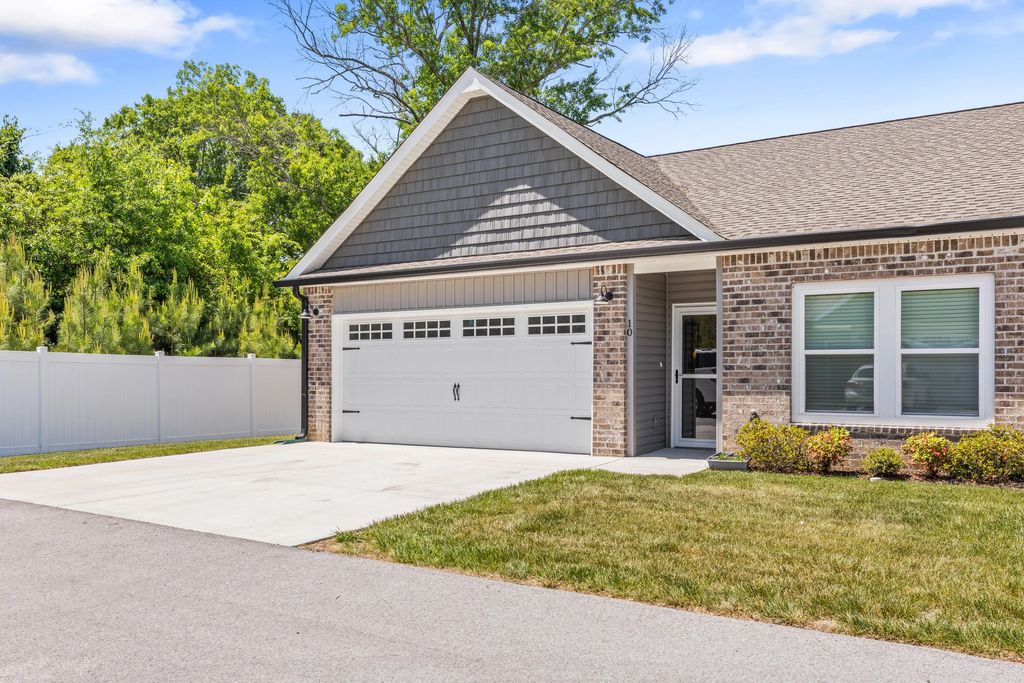 10 Breakwater Lane, Ringgold