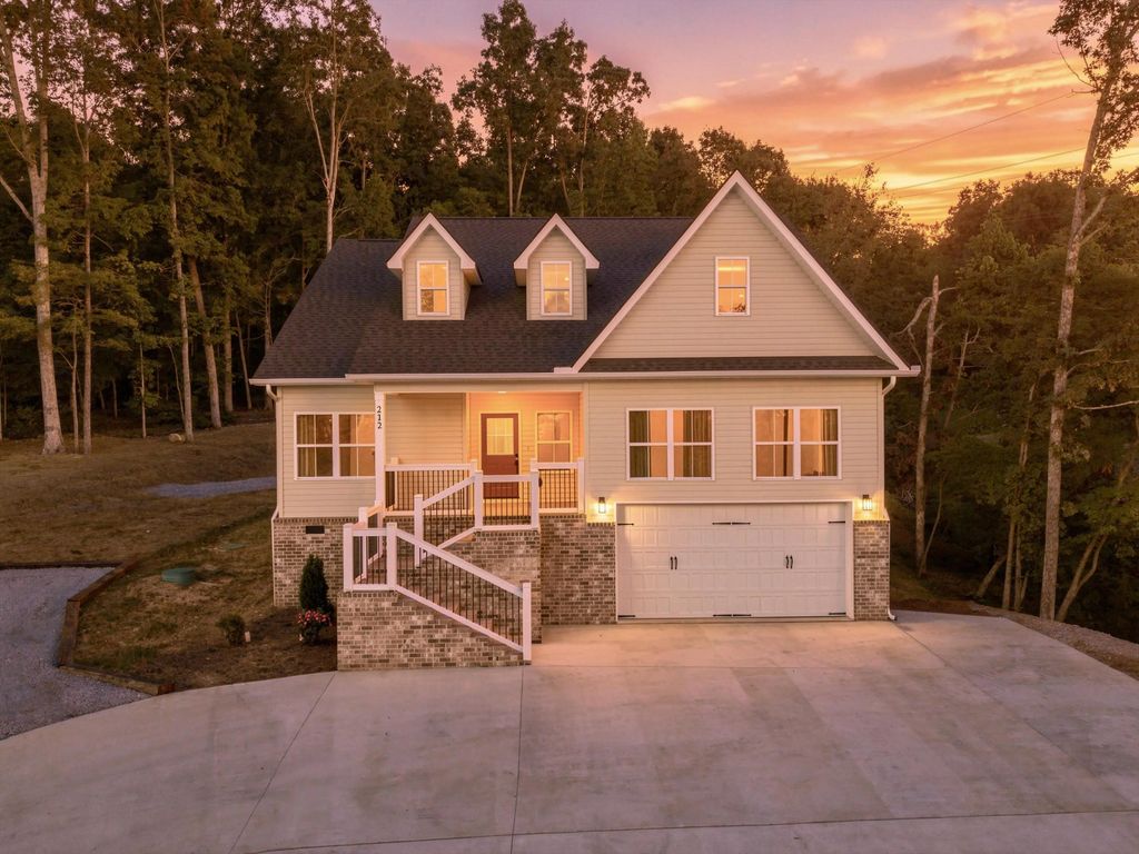 212 Hollow Road, Cleveland