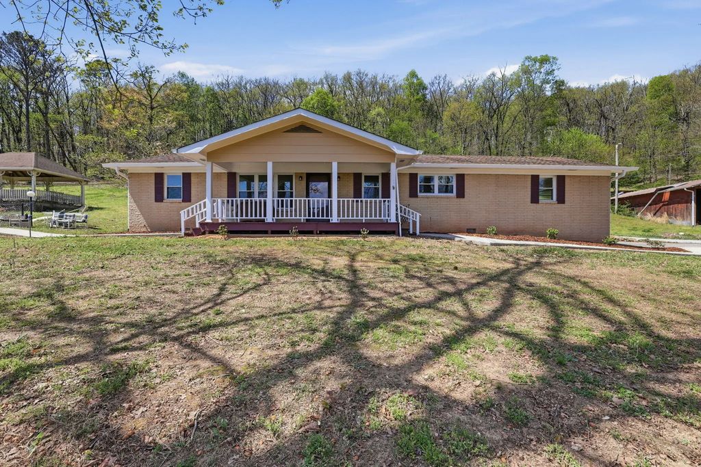 662 Red Hill Valley Road, Cleveland