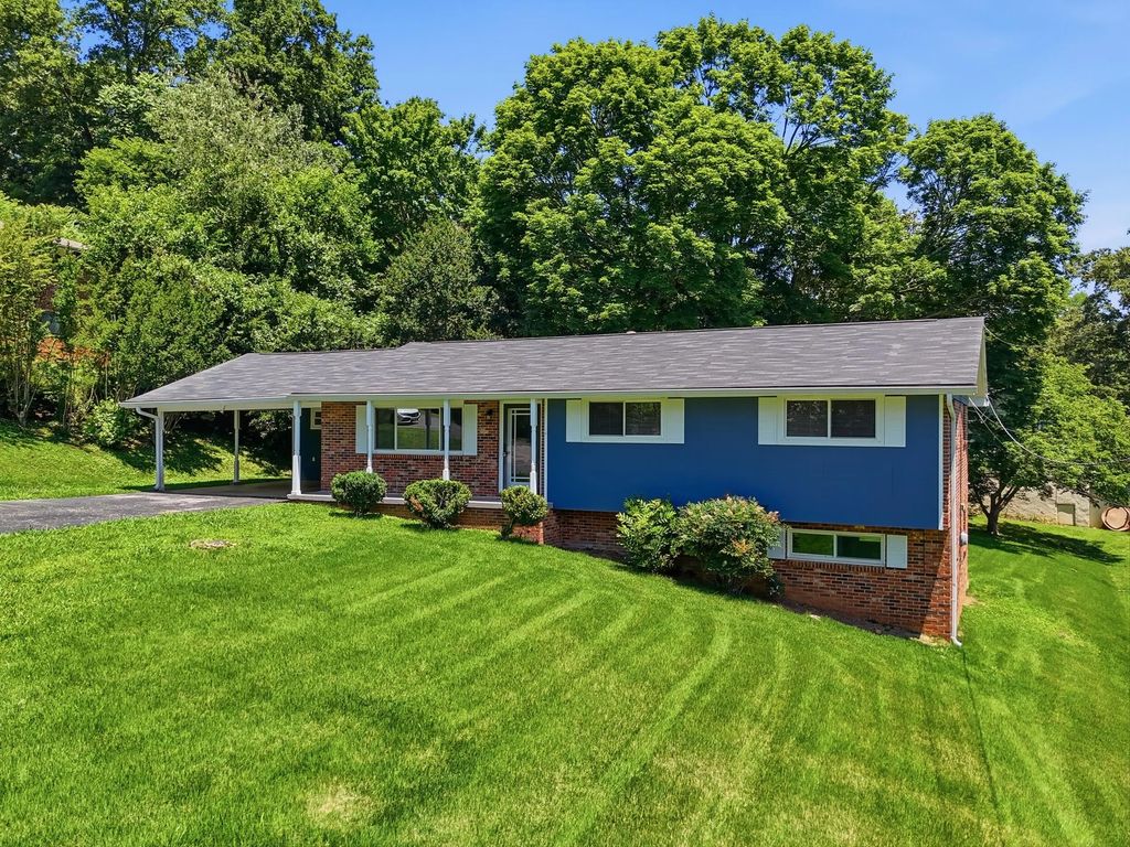 15 Holiday Lane, Chattanooga