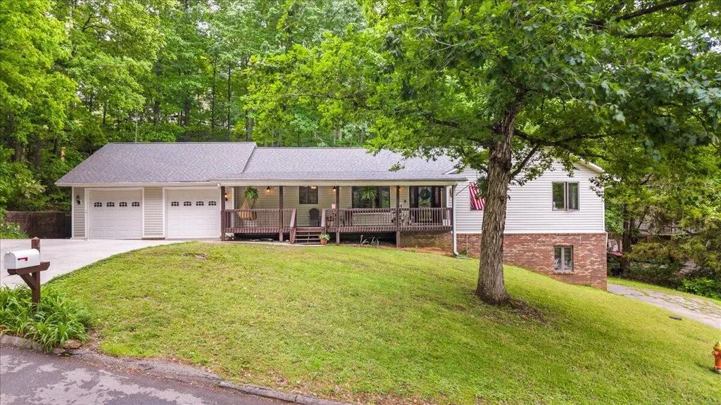 400 Mapleton Drive, Cleveland