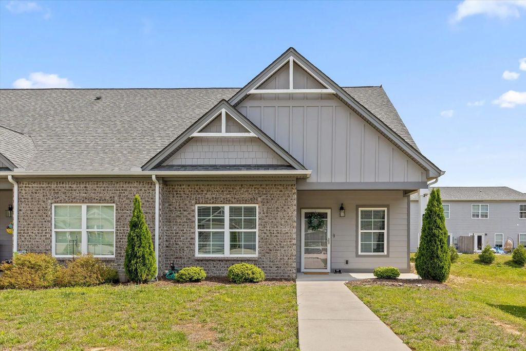 523 Ne Bellingham Drive, Cleveland