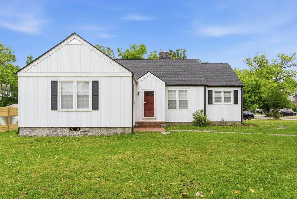 6133 E Brainerd Road, Chattanooga