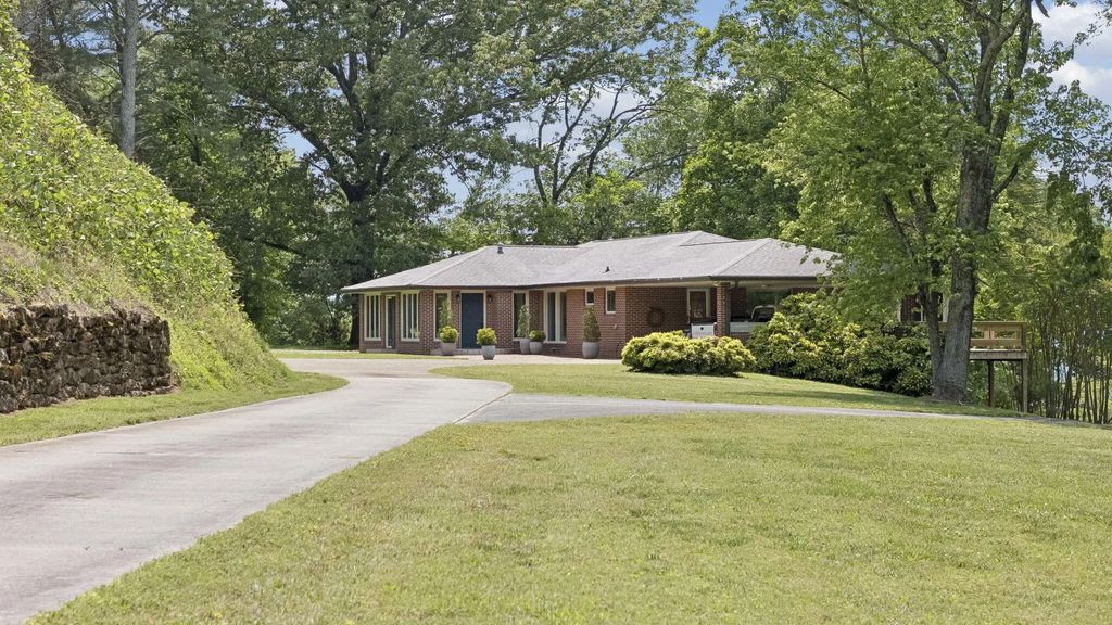 54 Shallowford Road, Chattanooga