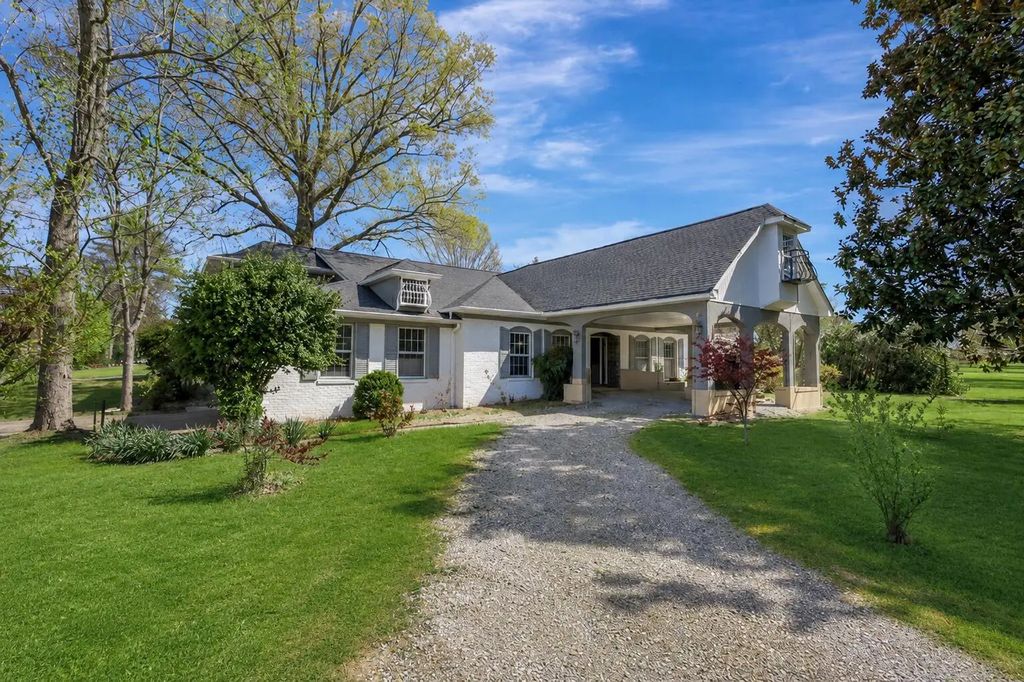 201 Blythe Ferry Road, Cleveland