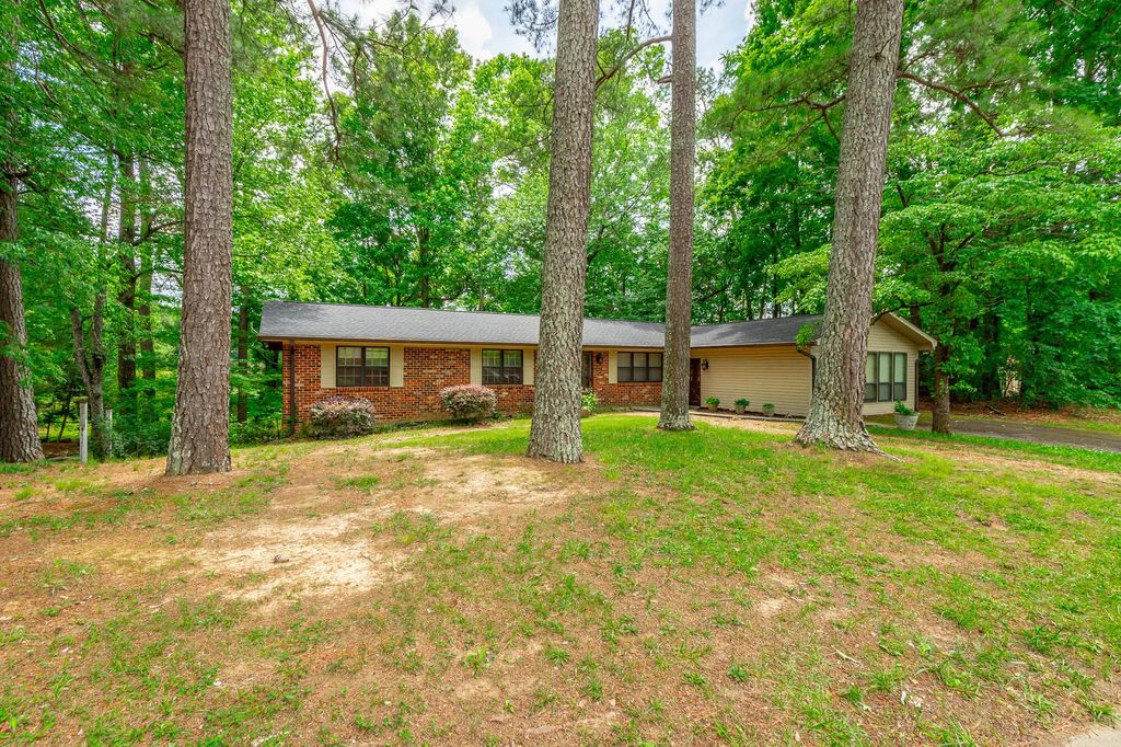 445 Mohawk Drive, Cleveland