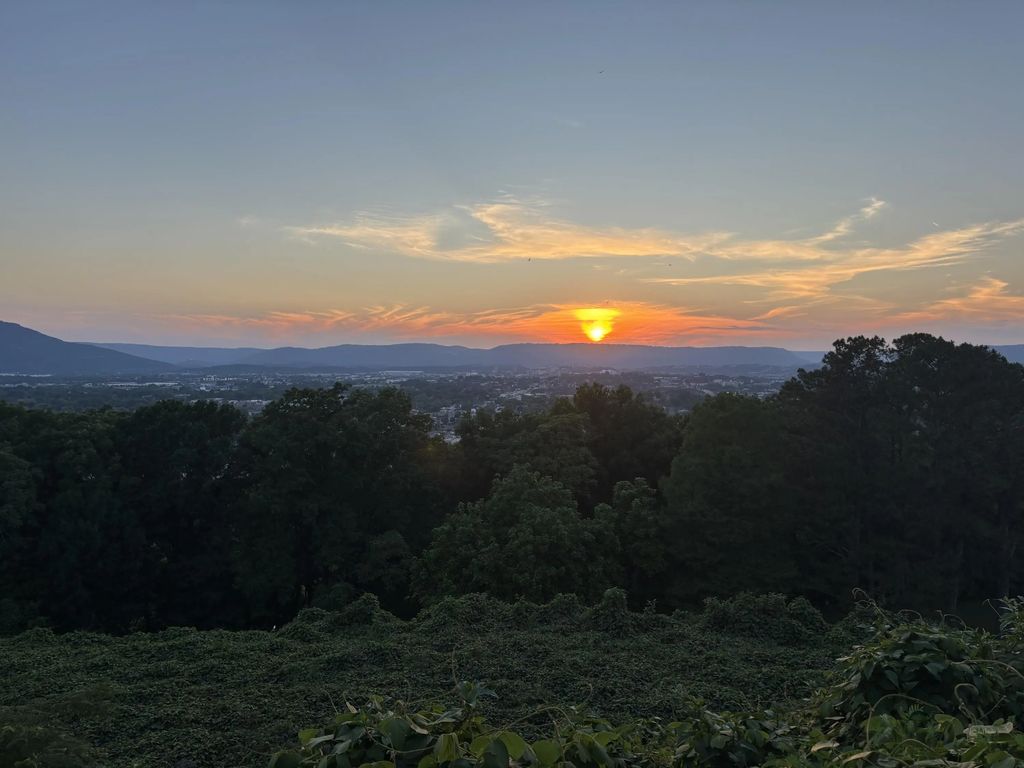 31 N Crest Road, Chattanooga