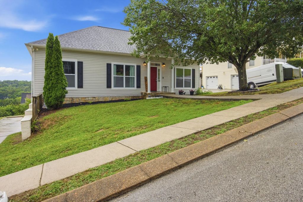 898 Fuller Glen Circle, Chattanooga