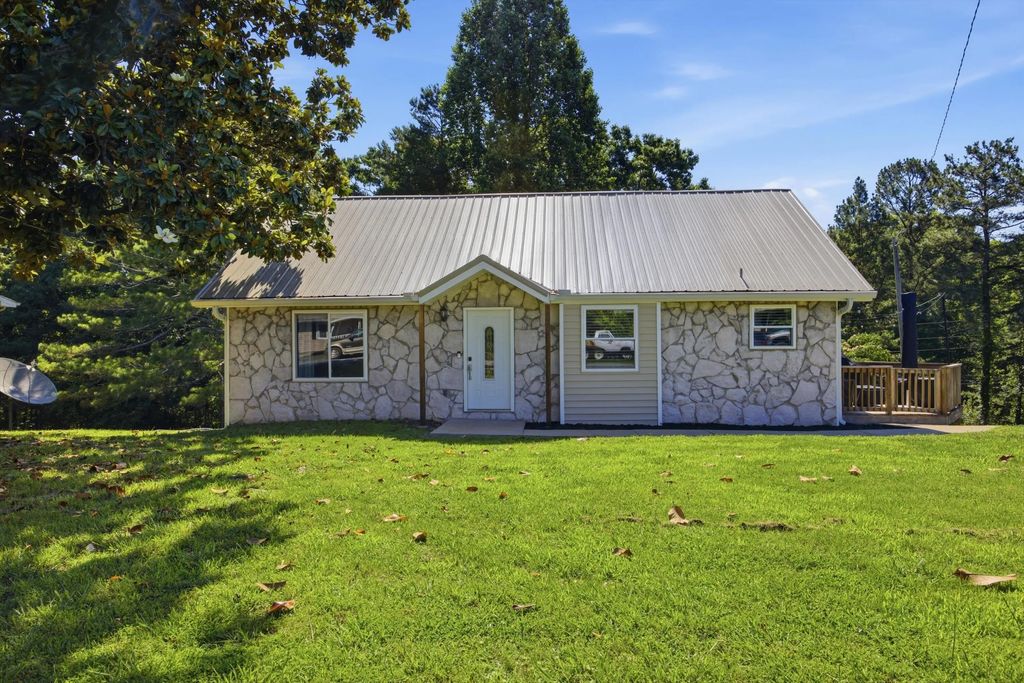 36 Crest Circle, Ringgold