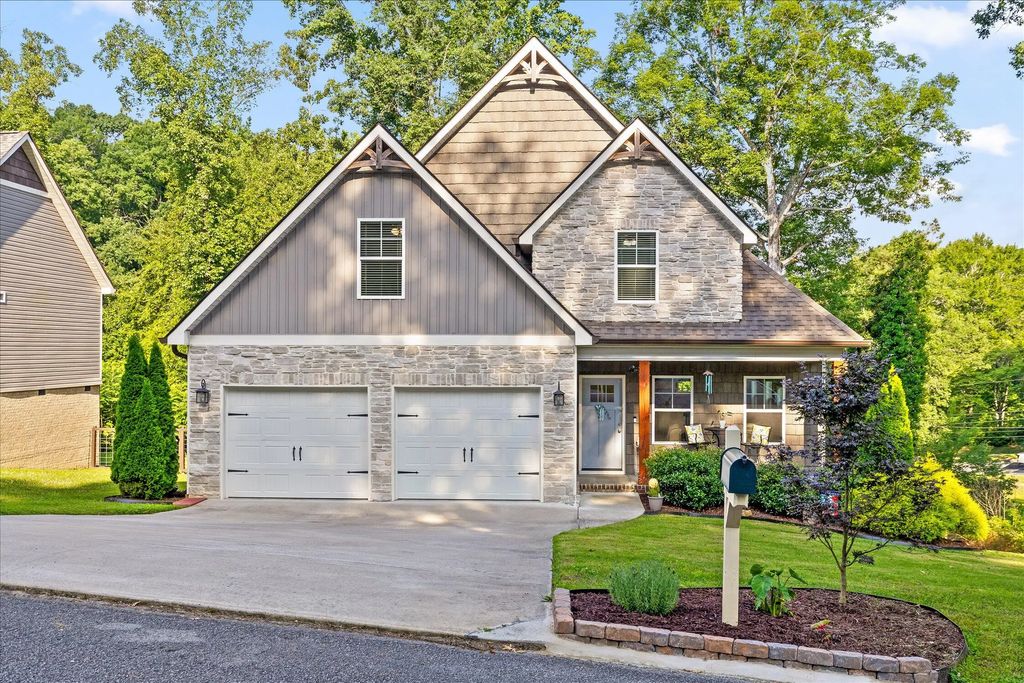 359 Maple Way, Ringgold