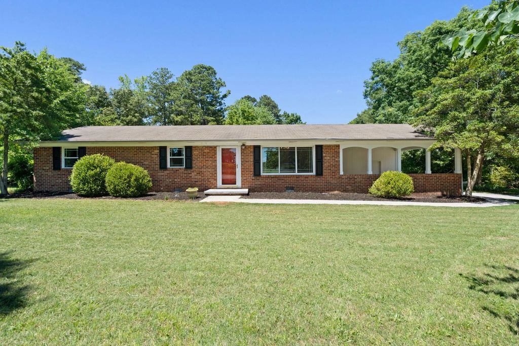 200 Country Club Drive, Cleveland