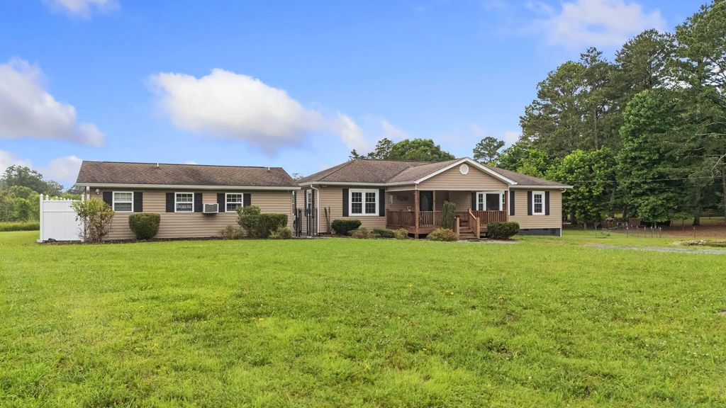 871 Kile Lake Road, Cleveland