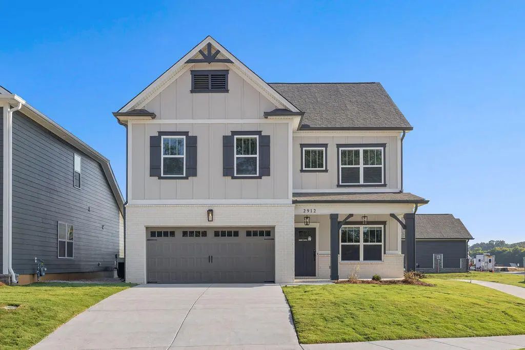 2912 Discovery Drive, Cleveland