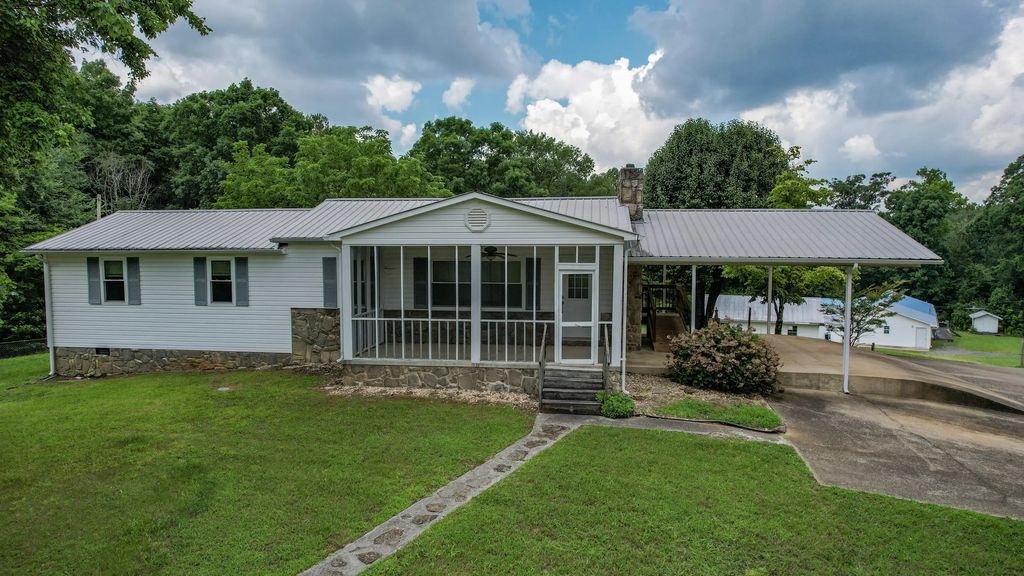 428 Caldwell Road, Cleveland