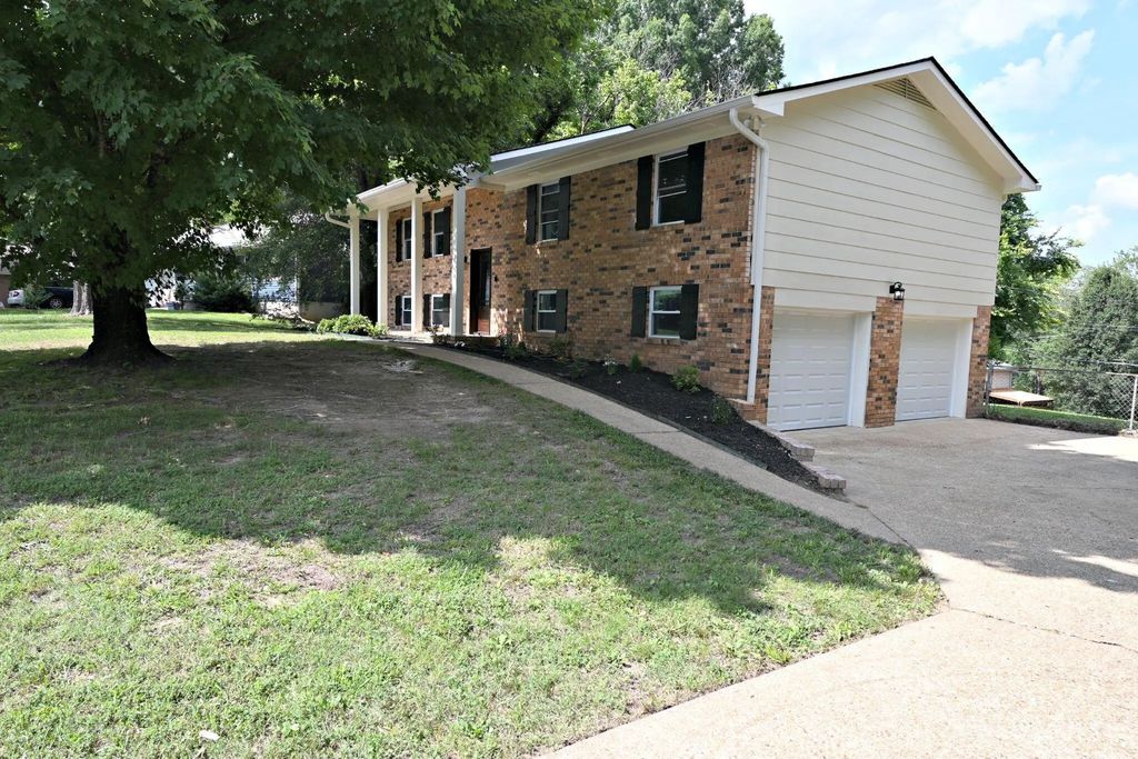 1829 Bay Hill Drive, Hixson