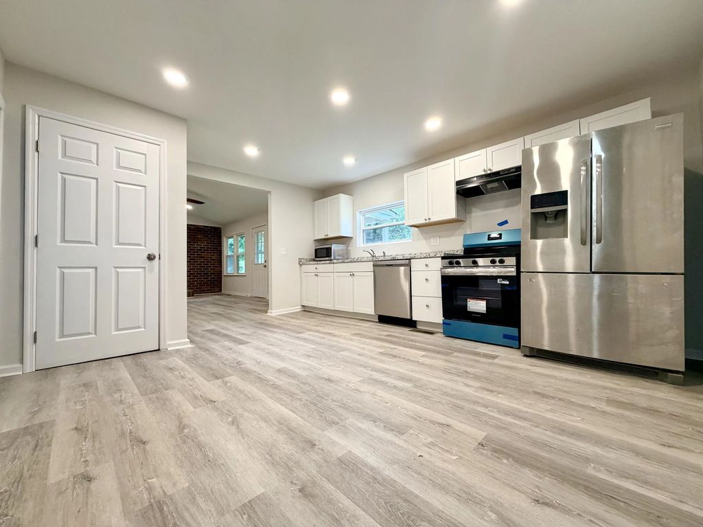 232 Poplar Street, Rossville