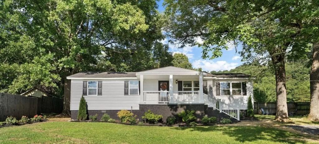 90 Whitman Street, Ringgold