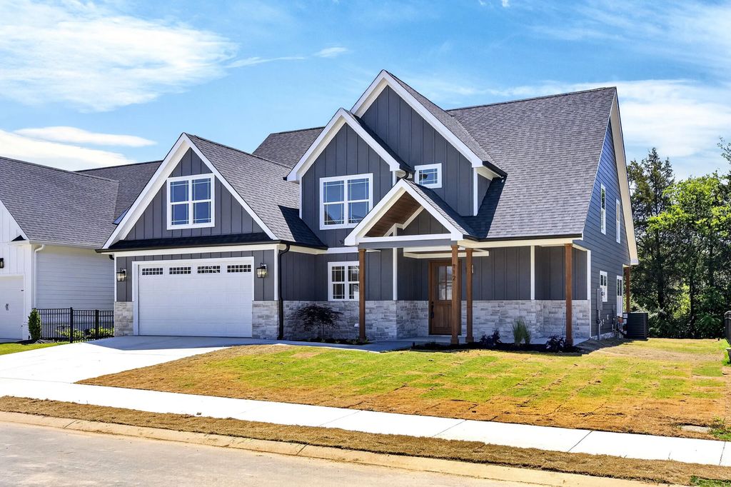 112 Arthur Lane, Cleveland