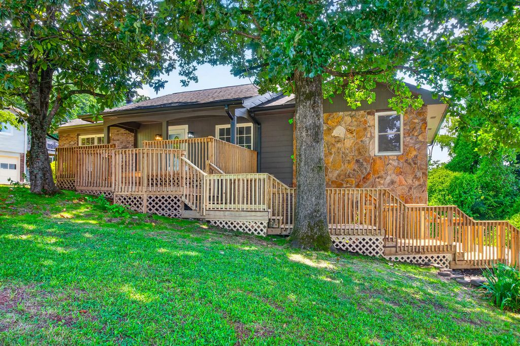 2904 Old Britain Circle, Chattanooga