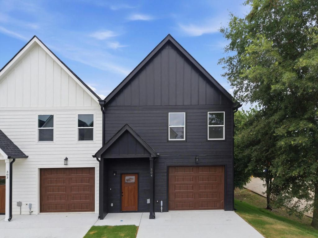 3696 Michigan Avenue Road, Cleveland