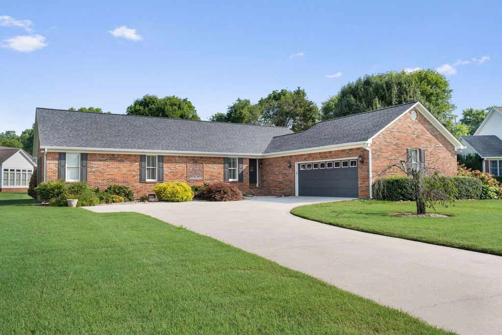 353 Cottonwood Drive, Cleveland