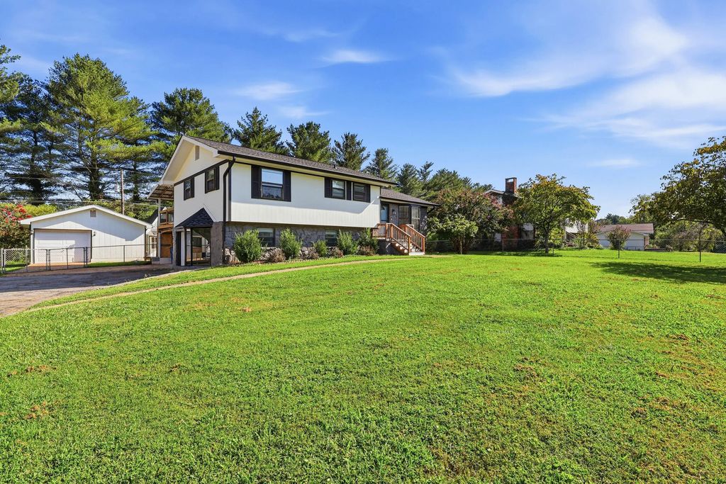7327 Sterling Road, Hixson
