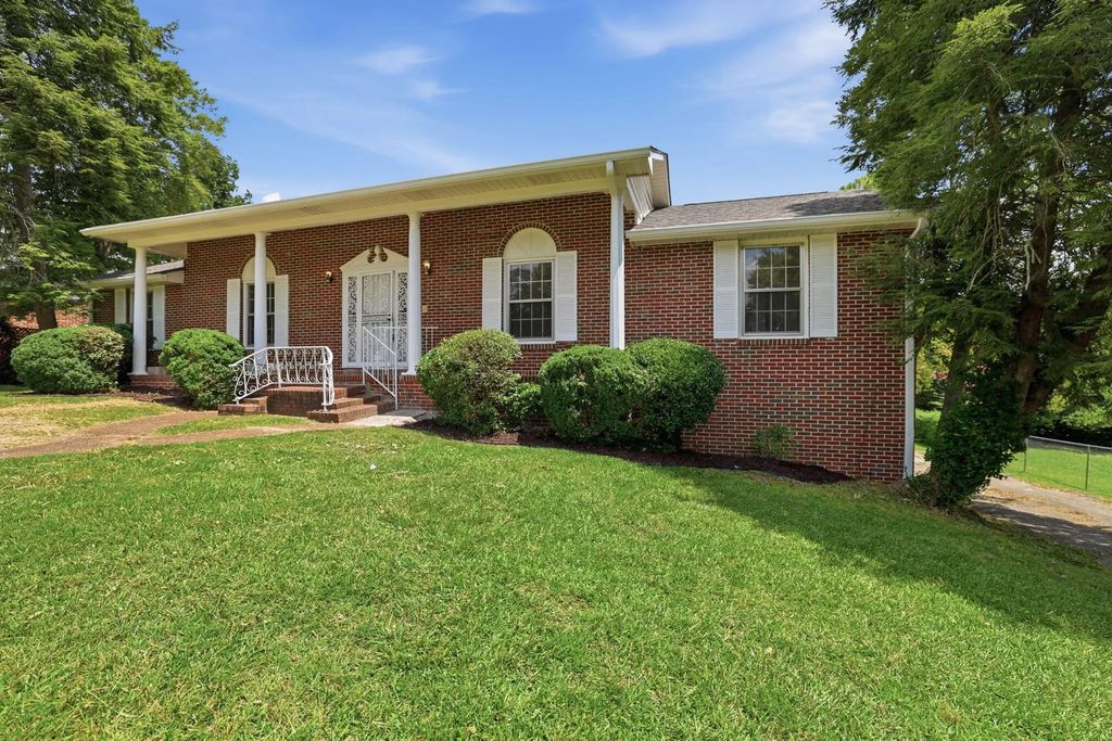 3833 Pin Oak Terrace, Chattanooga