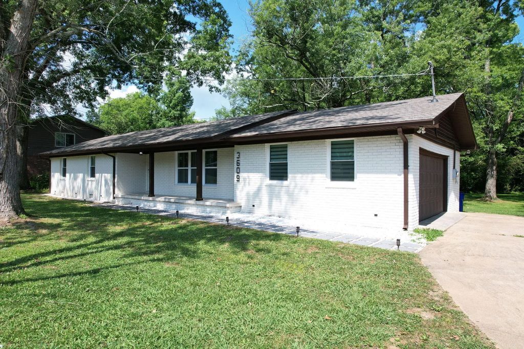 3609 Bowman Circle Circle, Cleveland