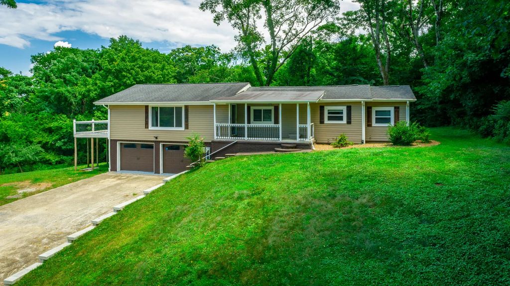 6582 Fairview Road, Hixson
