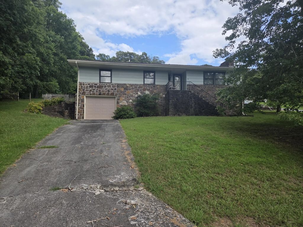 69 Marilyn Circle, Ringgold