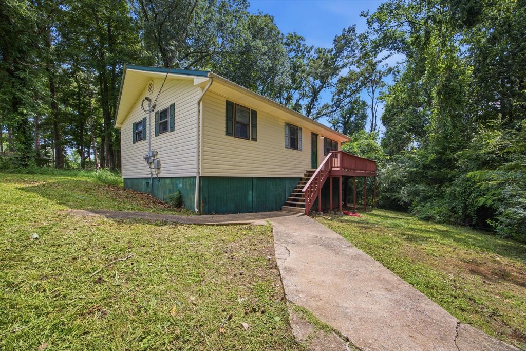 806 Nipper Drive, Rossville