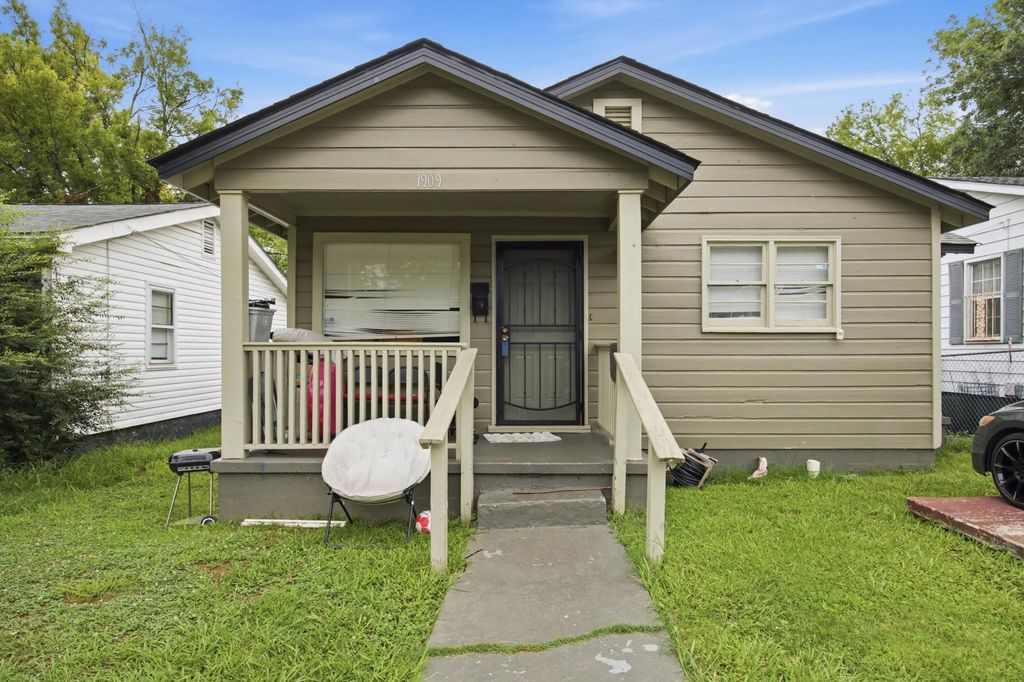 1909 Cleveland Avenue, Chattanooga