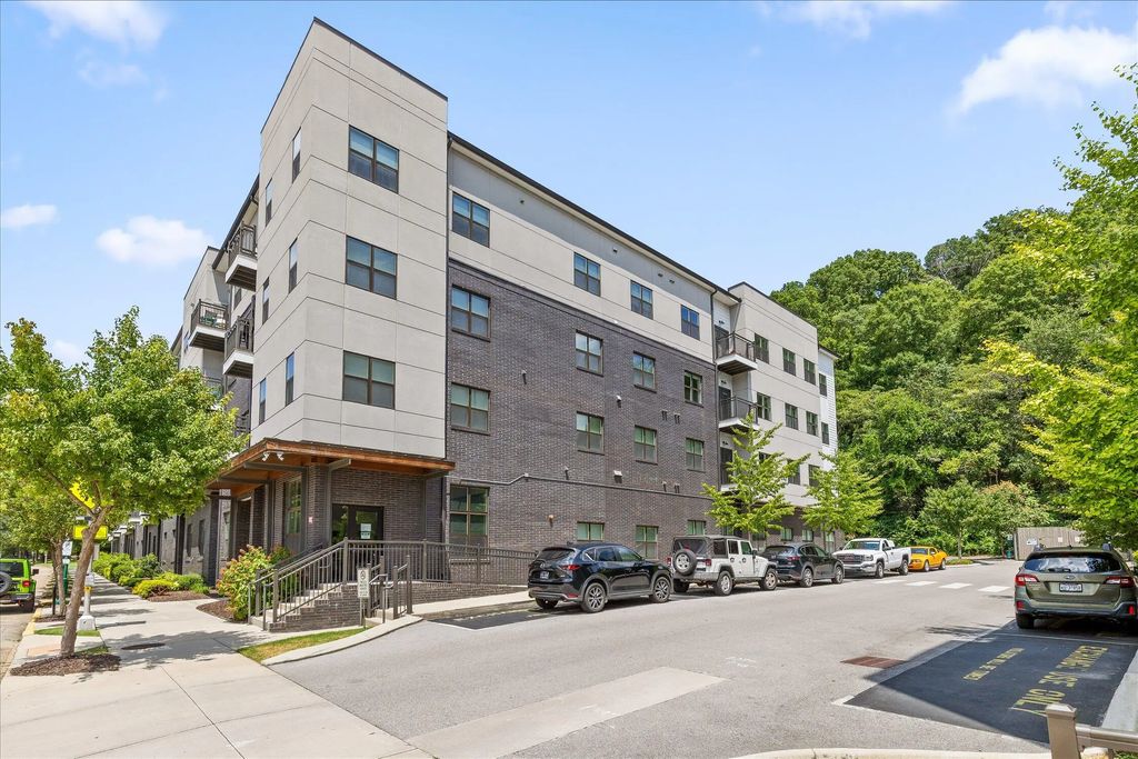 782 Riverfront Parkway, Chattanooga