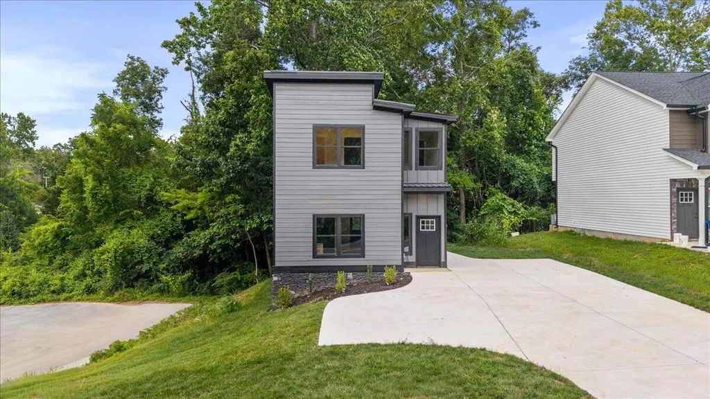 3008 Henderson Avenue, Cleveland