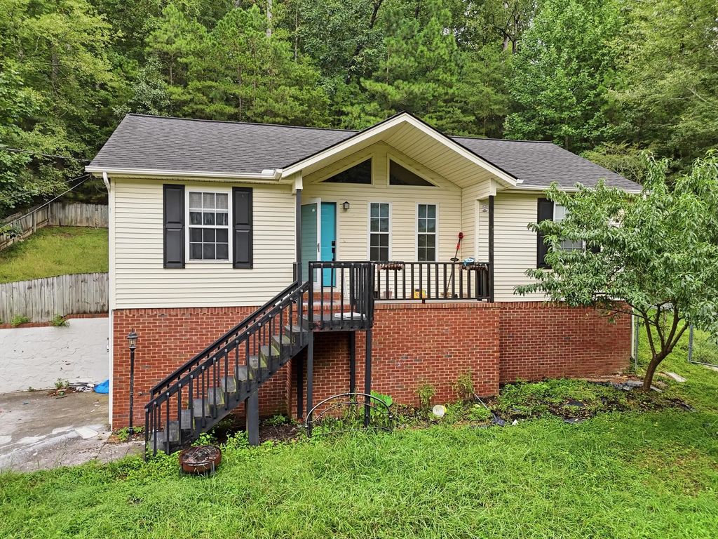 221 Potts Road, Ringgold