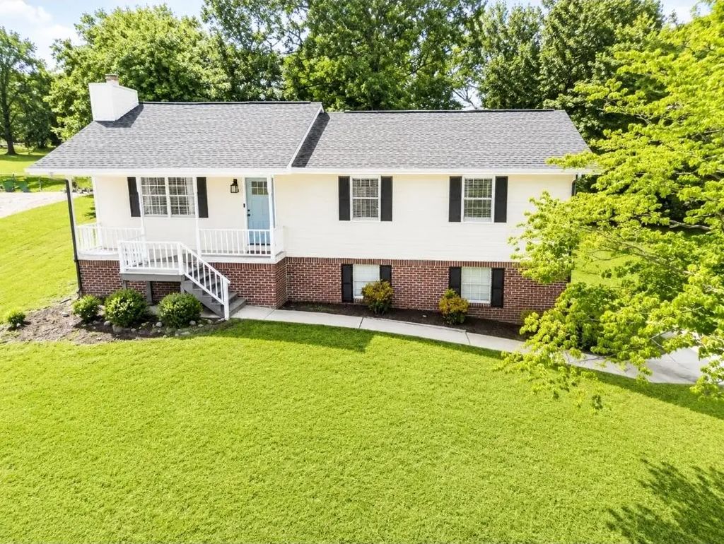 424 Hickory Street, Ringgold