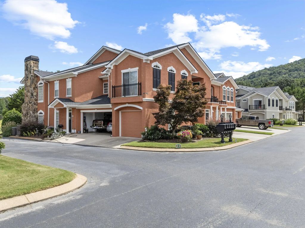 1111 Renaissance Court, Chattanooga