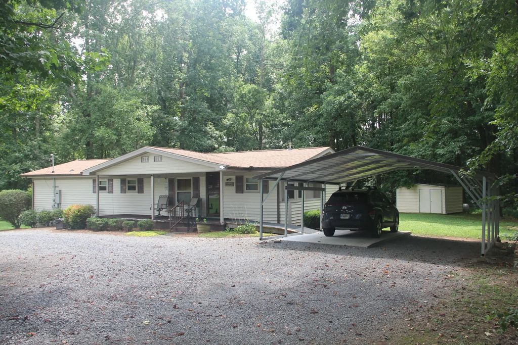 1049 Buckner Road, Ringgold