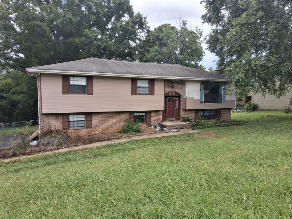 834 Crestridge Drive, Rossville