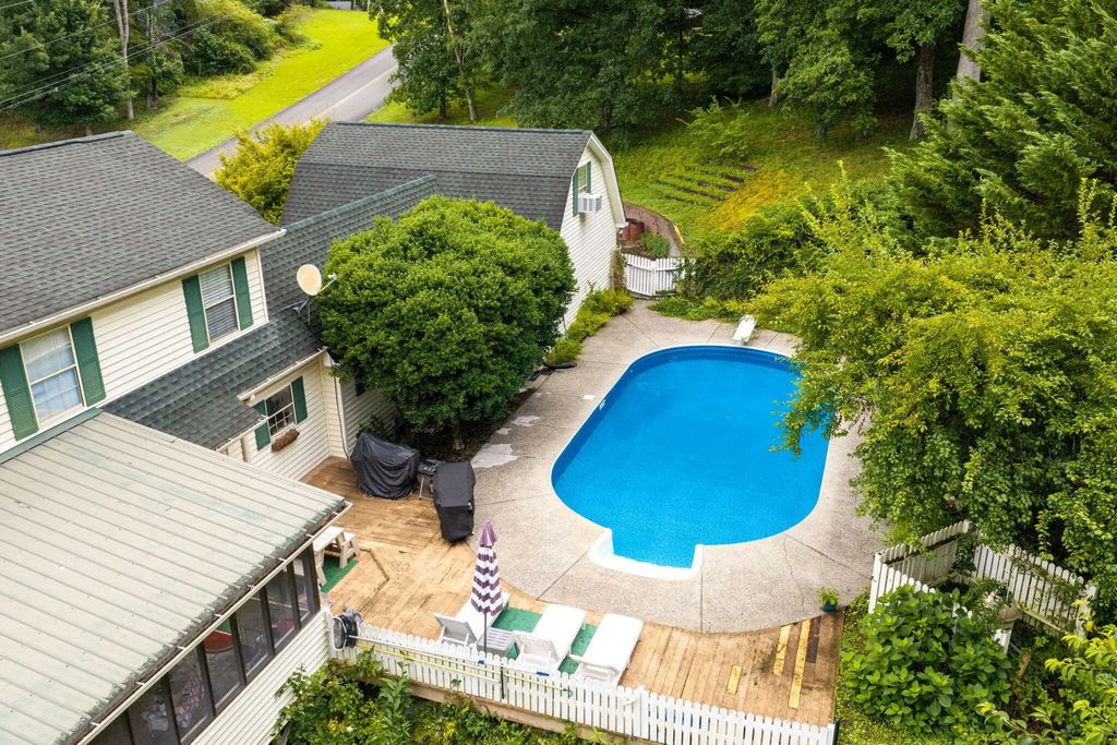 759 Smitherman Road, Ringgold