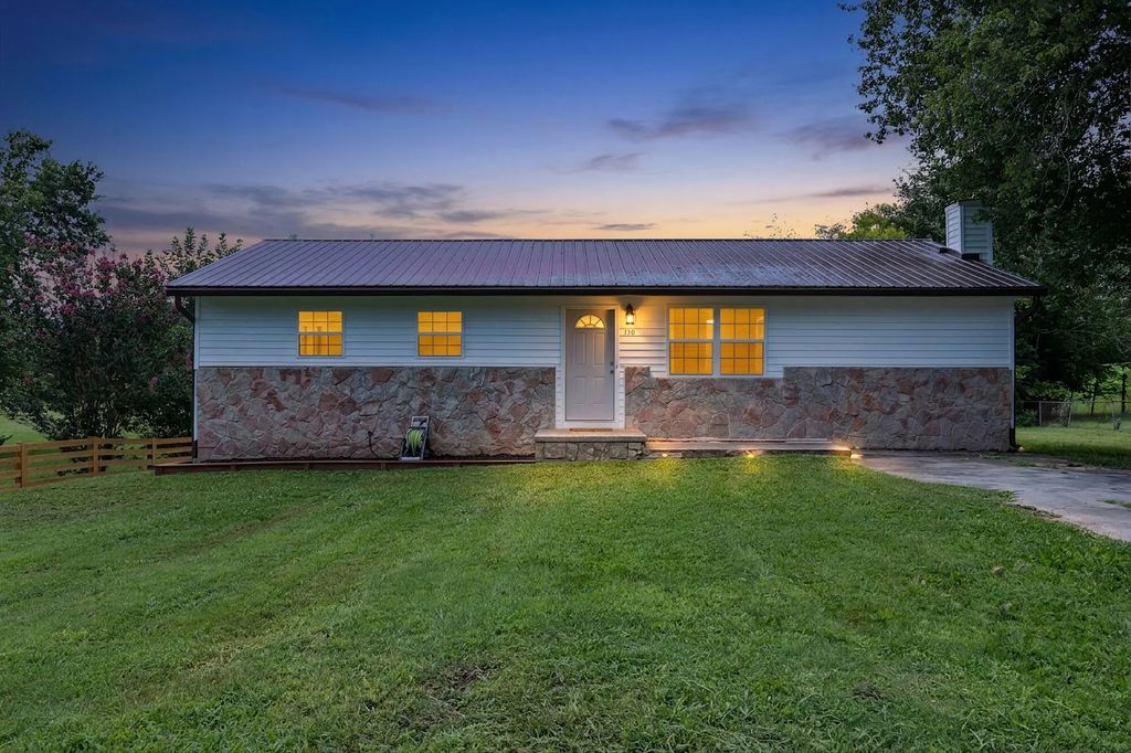 136 Golf Drive, Cleveland