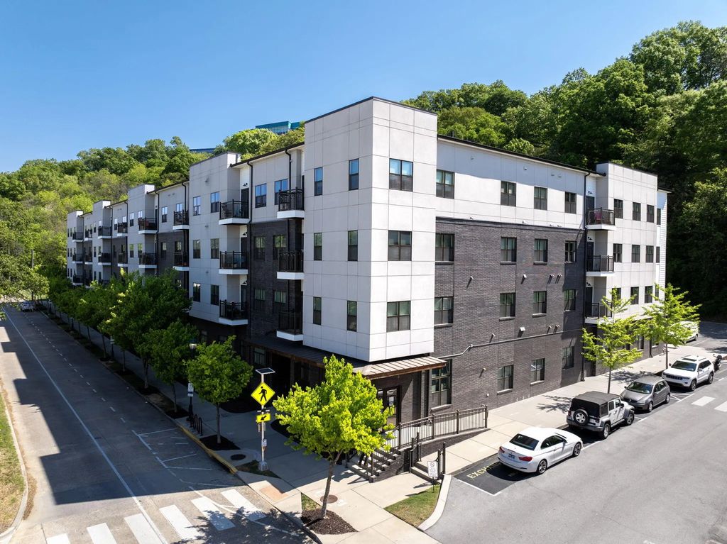 782 Riverfront Parkway, Chattanooga