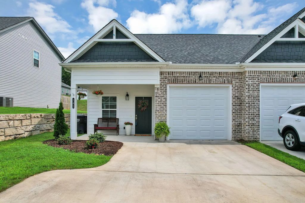 141 Bellingham Cove, Cleveland
