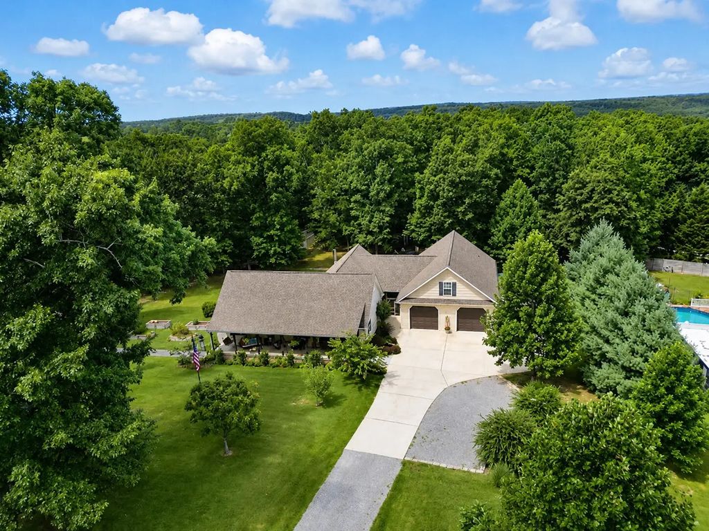472 Beaver Drive, Trenton