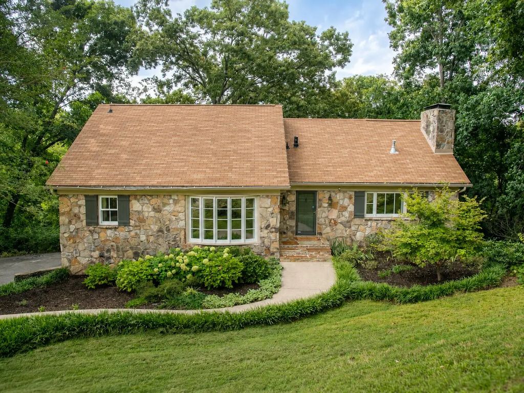 1107 River Hills Drive, Chattanooga