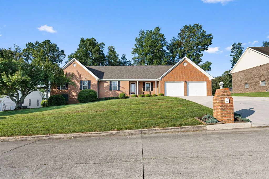 133 Rosewood Drive, Cleveland